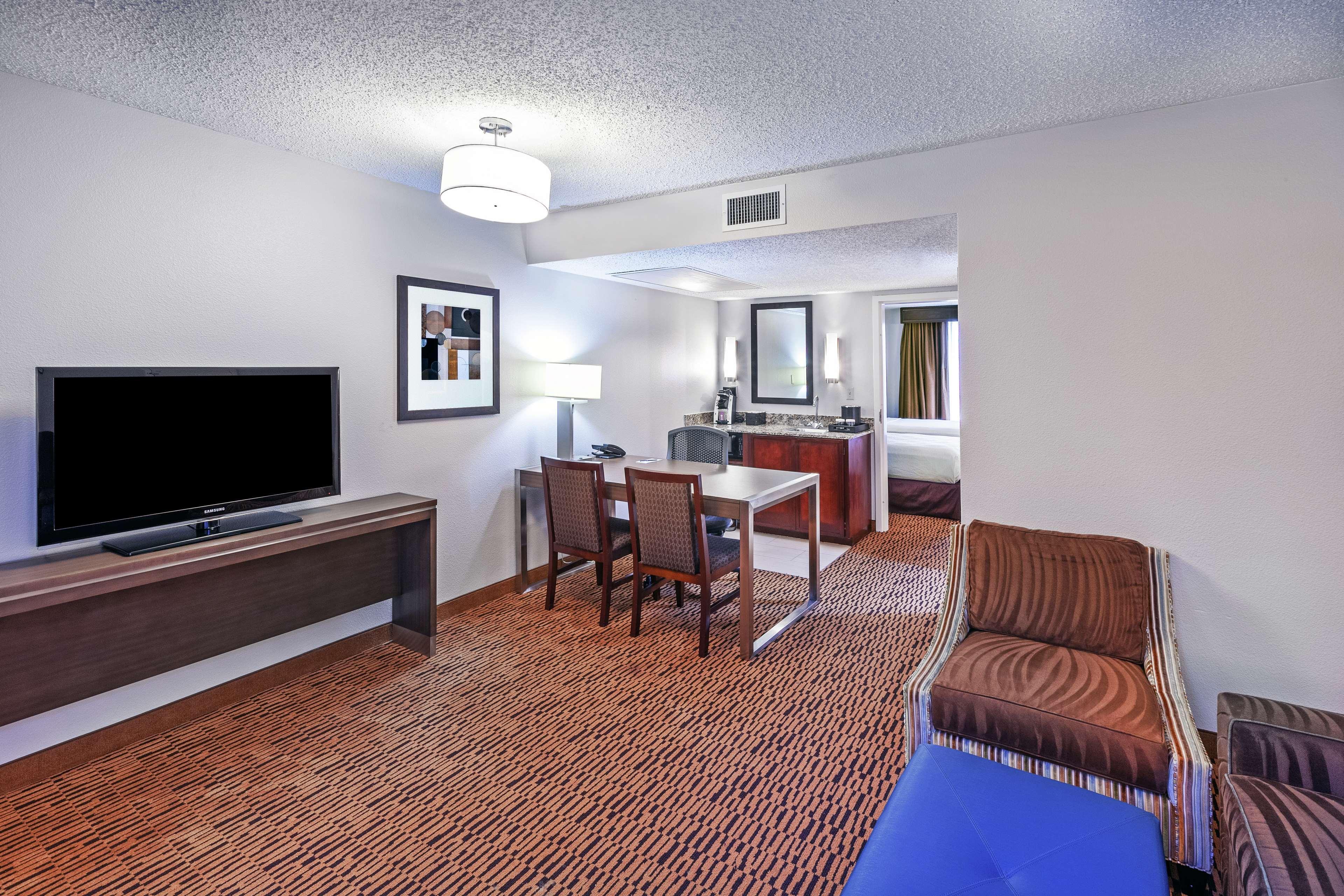 Embassy Suites By Hilton Dallas Market Center Zewnętrze zdjęcie