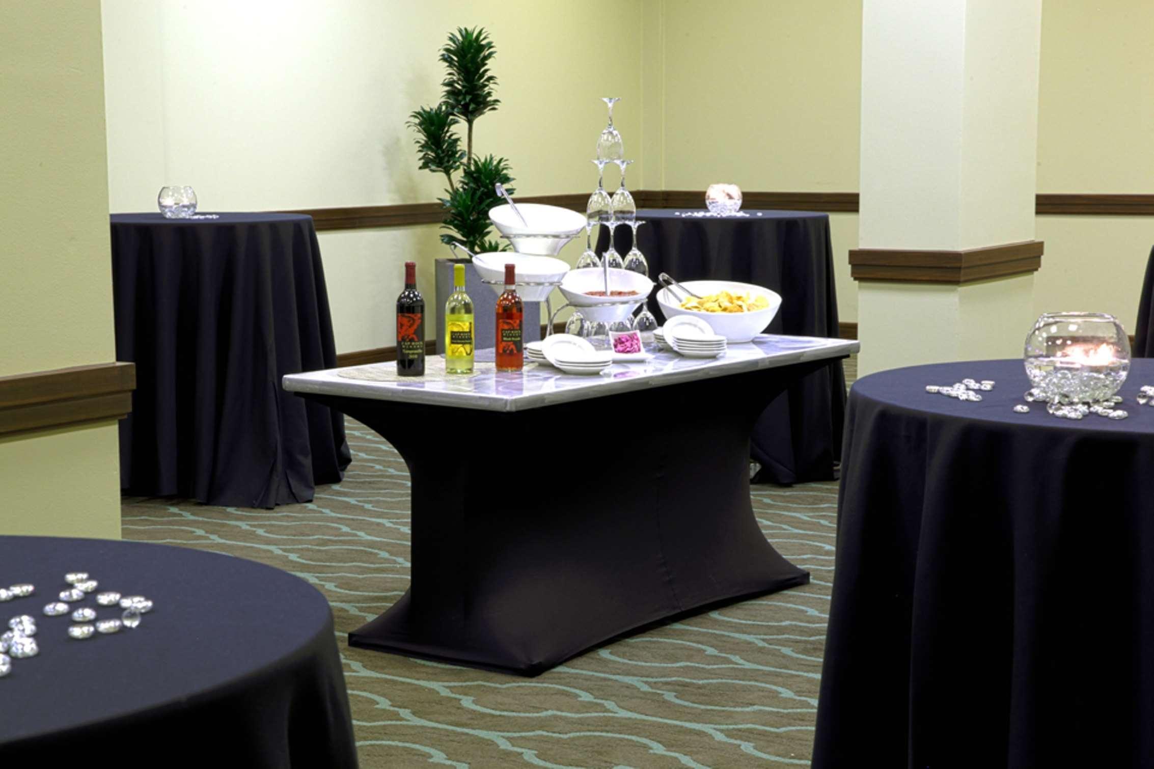 Embassy Suites By Hilton Dallas Market Center Restauracja zdjęcie
