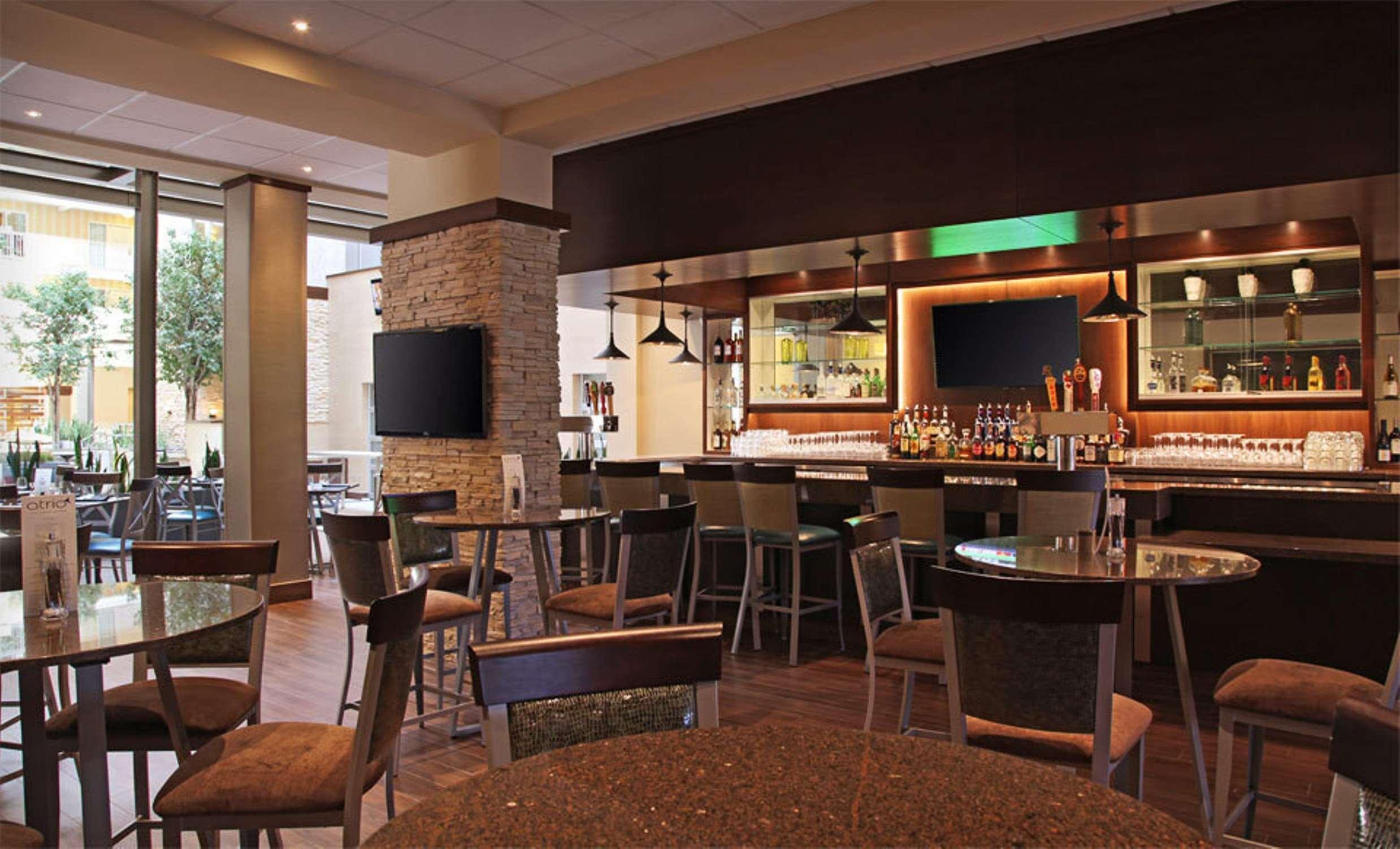 Embassy Suites By Hilton Dallas Market Center Restauracja zdjęcie