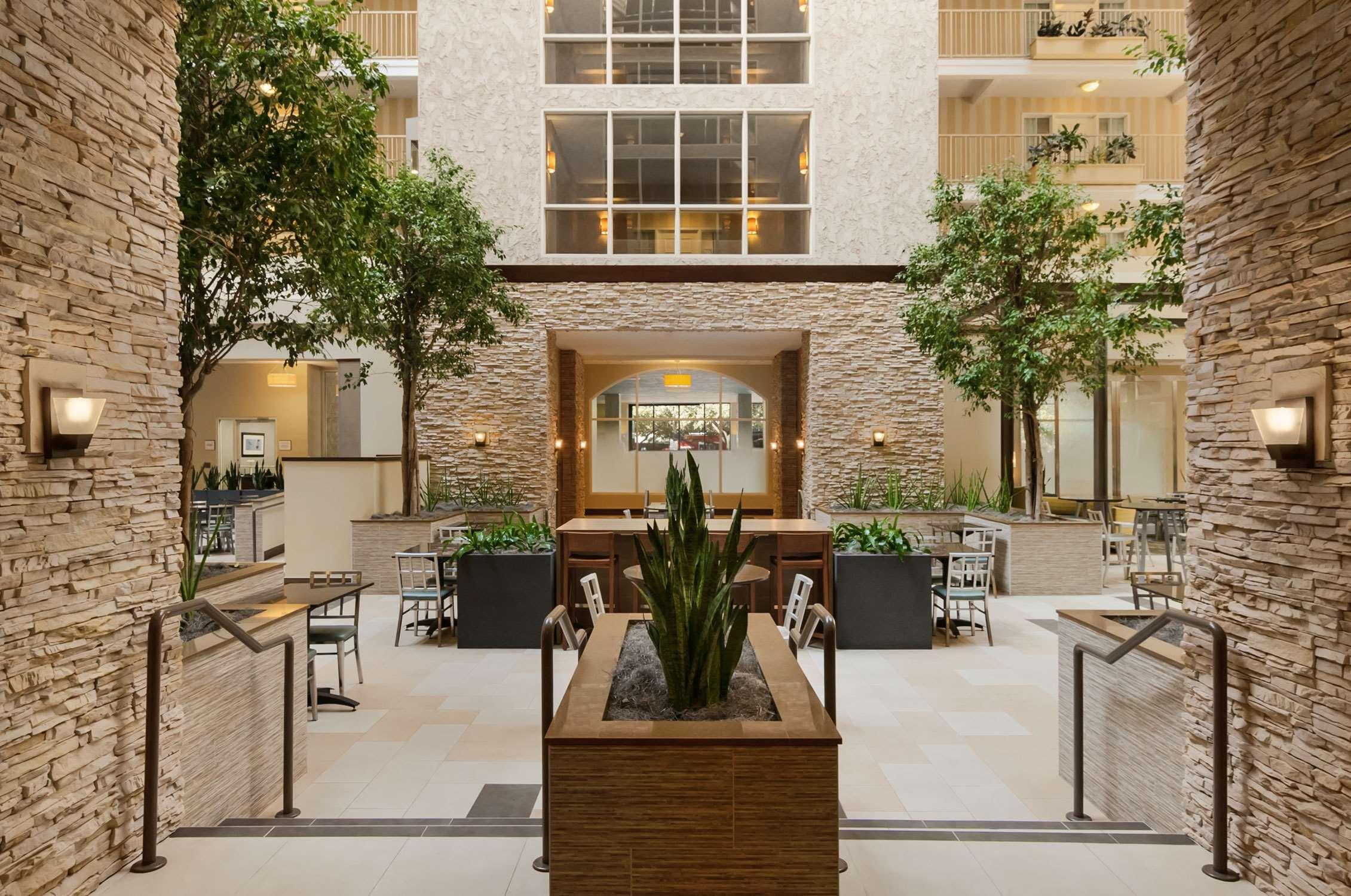 Embassy Suites By Hilton Dallas Market Center Wnętrze zdjęcie