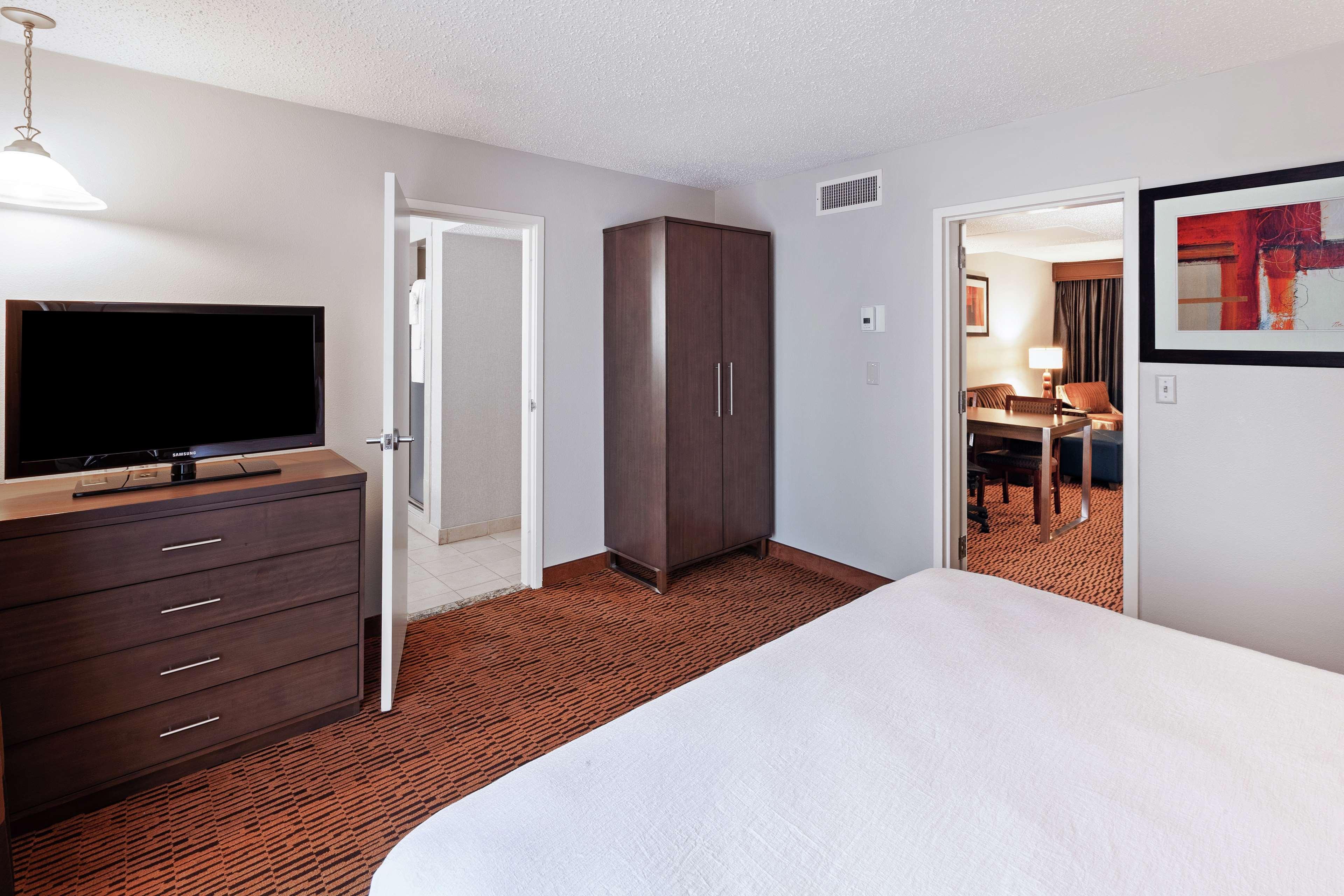 Embassy Suites By Hilton Dallas Market Center Zewnętrze zdjęcie