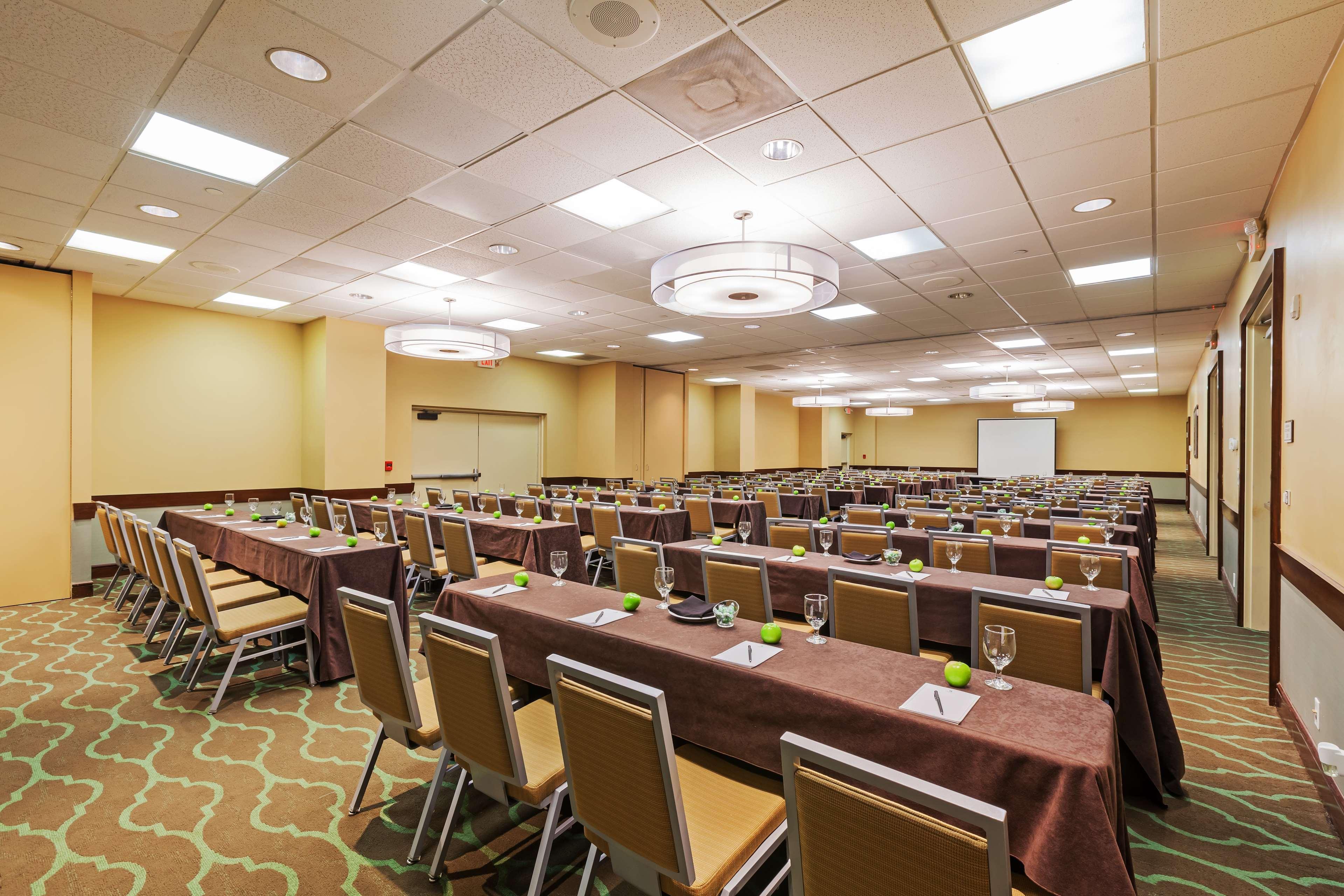 Embassy Suites By Hilton Dallas Market Center Zewnętrze zdjęcie