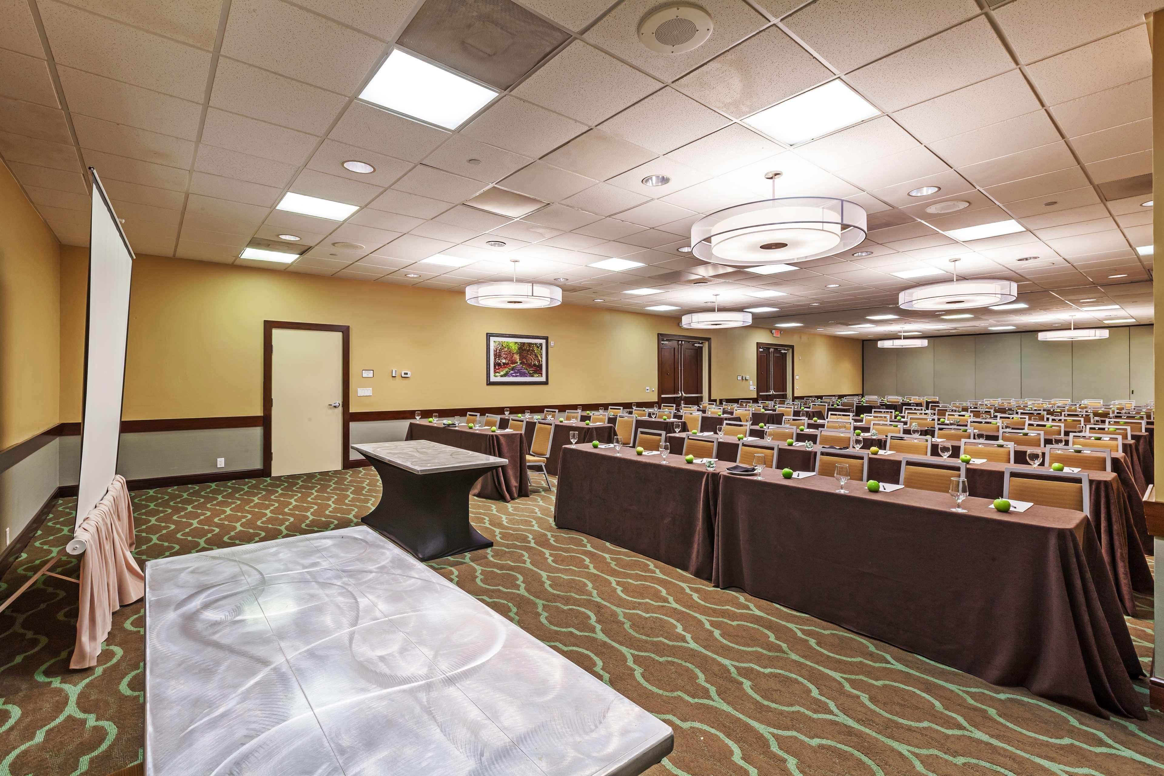 Embassy Suites By Hilton Dallas Market Center Zewnętrze zdjęcie
