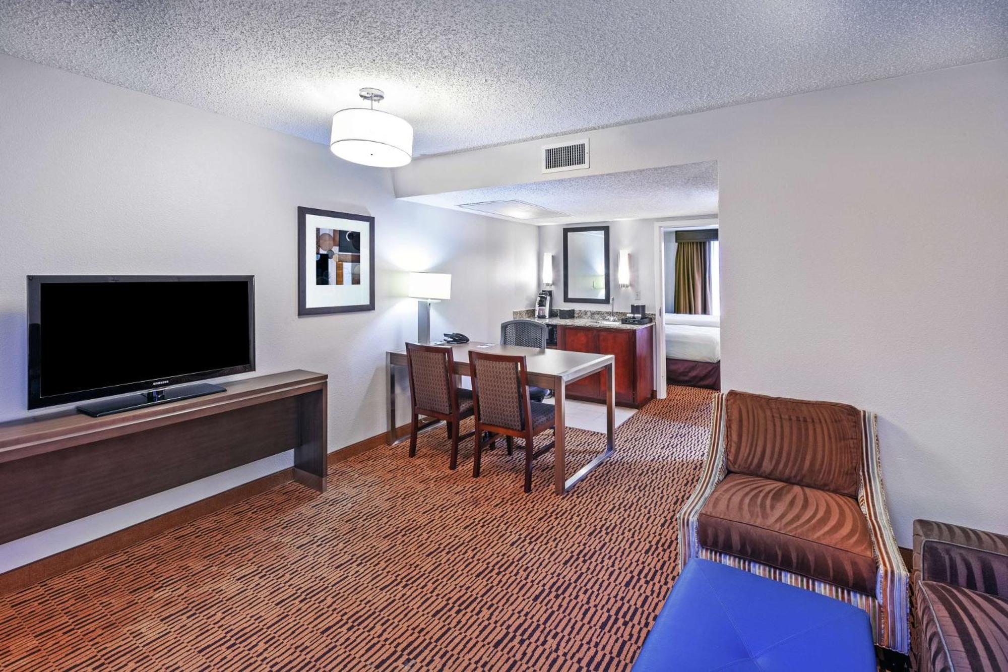Embassy Suites By Hilton Dallas Market Center Zewnętrze zdjęcie