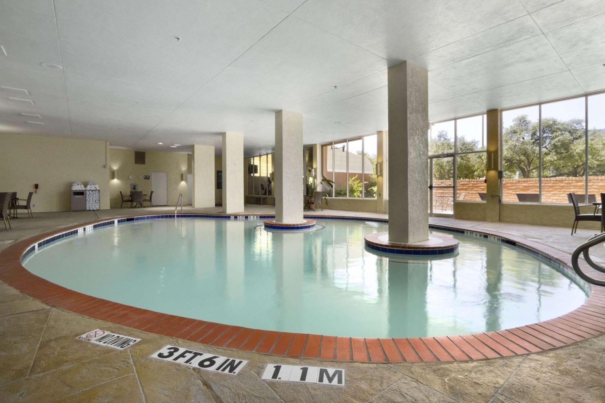 Embassy Suites By Hilton Dallas Market Center Zewnętrze zdjęcie